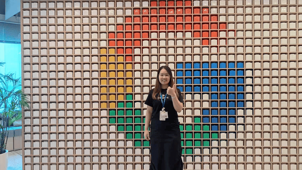Melody went to Google's Shanghai office last year.png